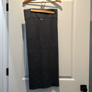 Brand new Michael Kors gray ribbed merino wool midi skirt. Sz M. Never worn.